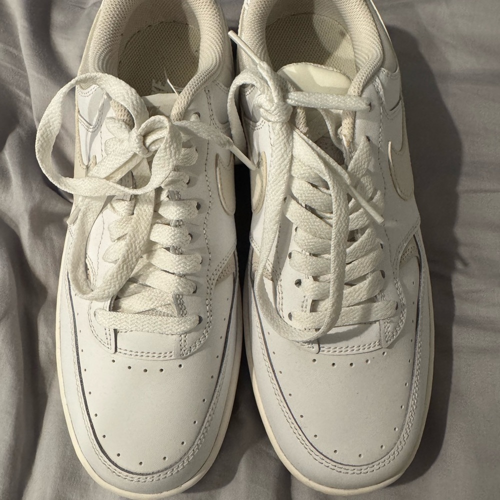 Nike Gamma Force Sneakers in White, Phantom Bone & Sand Drift, Size US Women 9 - Picture 2 of 7